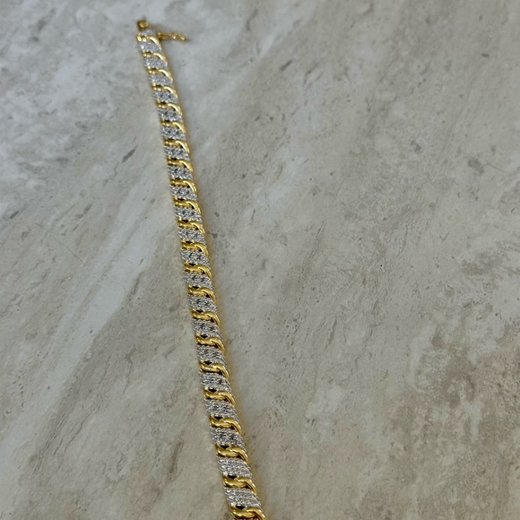 Gold-plated Round Diamond Leaf Design, Link Tennis Bracelet - Picture 5 of 6